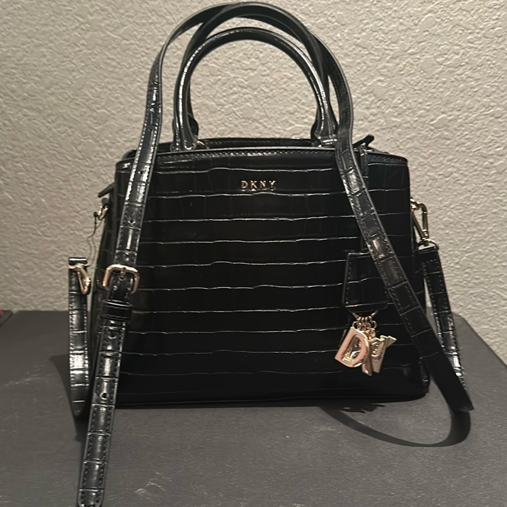 DKNY Women's Paige Sm Satchel